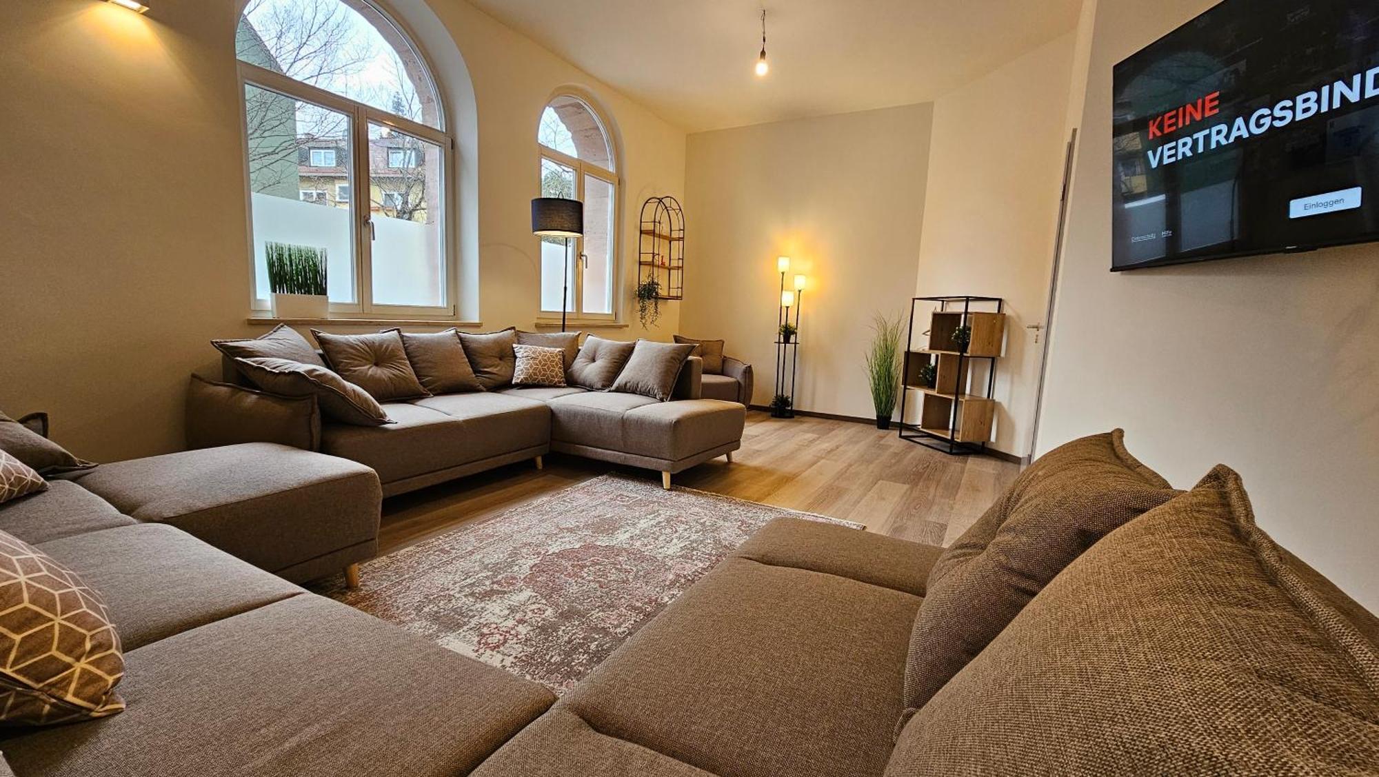 Appartement Yfb-170m2 Fuer Bis Zu 15, Modern, 1min Zu Ubahn, Ruhige Lage, Parkplaetze, Wifi, Netflix, Kindergerecht