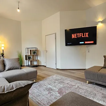 Yfb-170M2 Apartment Fuer Bis Zu 15, Modern, 1Min Zu Ubahn, Ruhige Lage, Parkplaetze, Wifi, Netflix, Kindergerecht Nuremberg Exterior photo