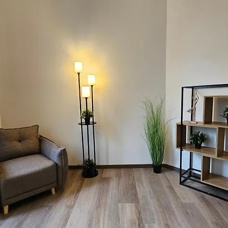 Yfb-170M2 Apartment Fuer Bis Zu 15, Modern, 1Min Zu Ubahn, Ruhige Lage, Parkplaetze, Wifi, Netflix, Kindergerecht Nuremberg Exterior photo