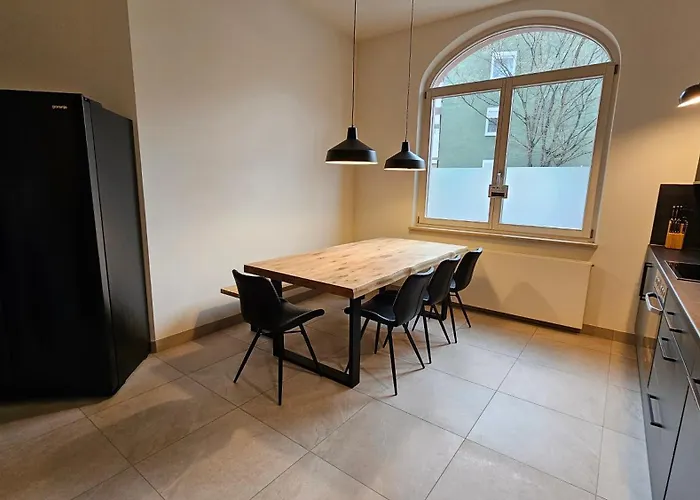 Yfb-170M2 Apartment Fuer Bis Zu 15, Modern, 1Min Zu Ubahn, Ruhige Lage, Parkplaetze, Wifi, Netflix, Kindergerecht