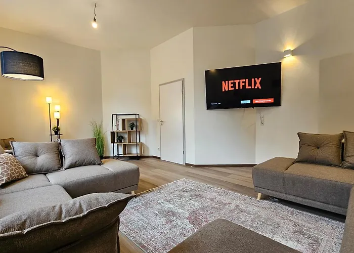Yfb-170M2 Apartment Fuer Bis Zu 15, Modern, 1Min Zu Ubahn, Ruhige Lage, Parkplaetze, Wifi, Netflix, Kindergerecht