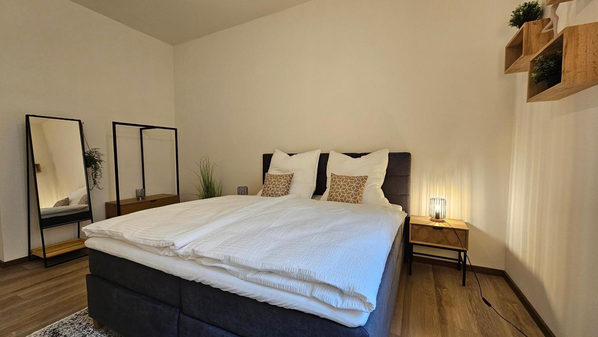 Apartment Yfb-170m2 Fuer Bis Zu 15, Modern, 1min Zu Ubahn, Ruhige Lage, Parkplaetze, Wifi, Netflix, Kindergerecht