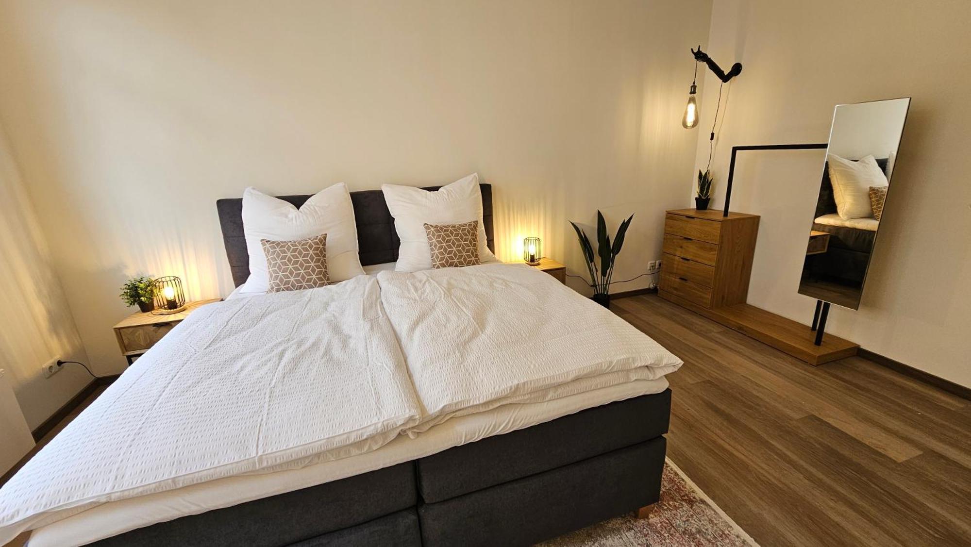 Yfb-170m2 Fuer Bis Zu 15, Modern, 1min Zu Ubahn, Ruhige Lage, Parkplaetze, Wifi, Netflix, Kindergerecht Apartment *