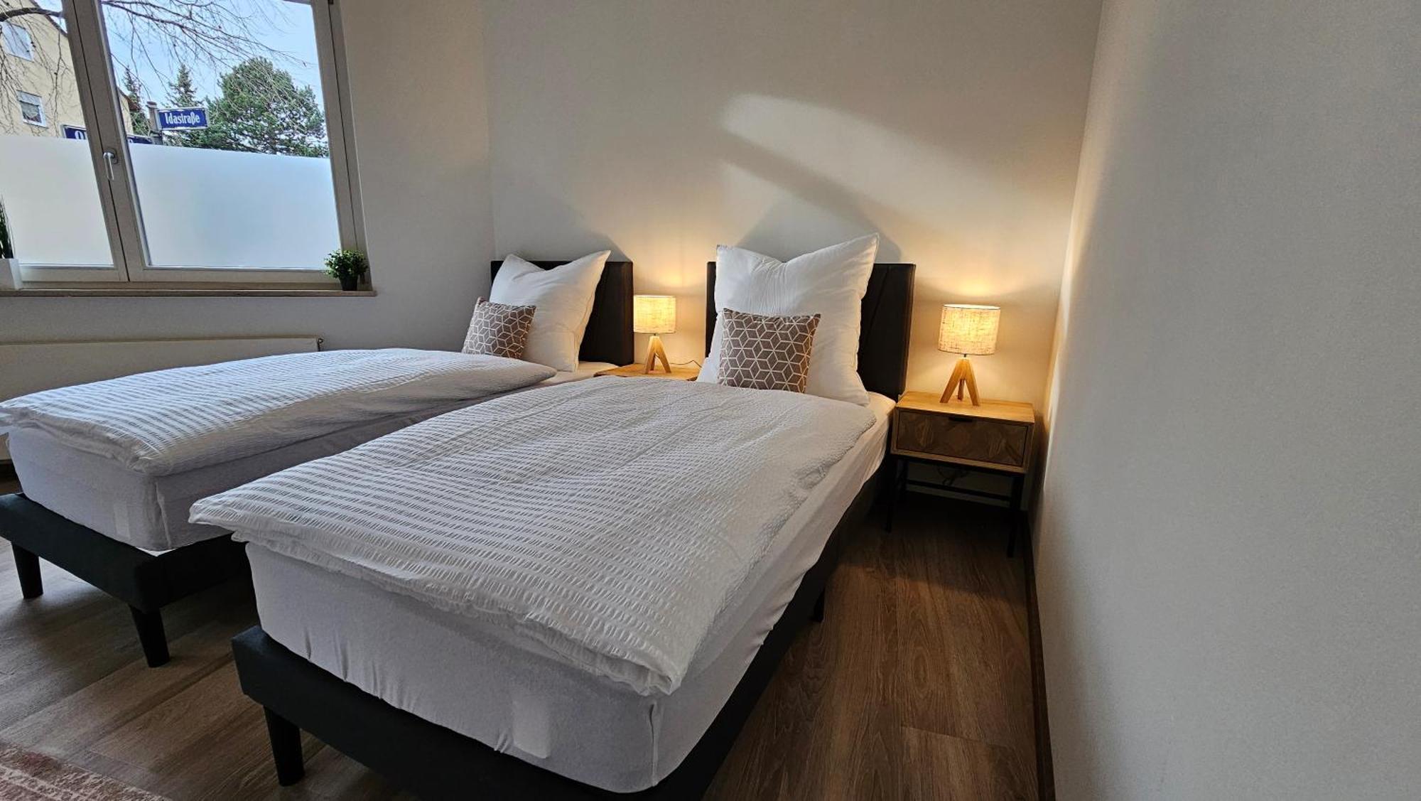 Yfb-170m2 Fuer Bis Zu 15, Modern, 1min Zu Ubahn, Ruhige Lage, Parkplaetze, Wifi, Netflix, Kindergerecht Apartment