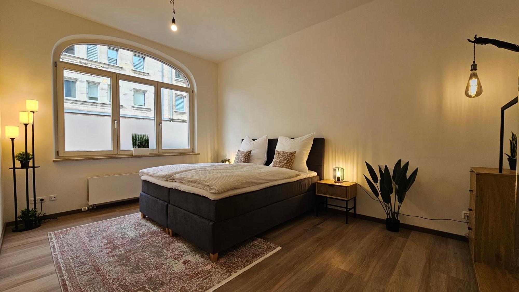 Apartment Yfb-170m2 Fuer Bis Zu 15, Modern, 1min Zu Ubahn, Ruhige Lage, Parkplaetze, Wifi, Netflix, Kindergerecht Nuremberg