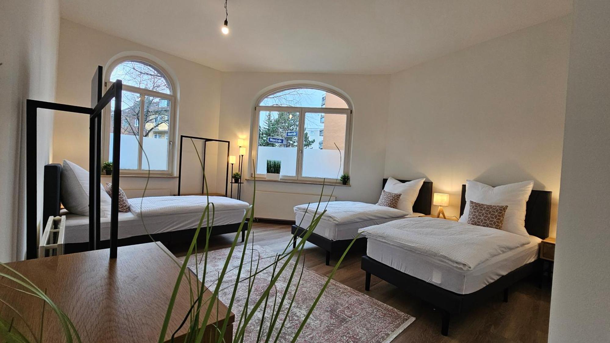 Yfb-170m2 Fuer Bis Zu 15, Modern, 1min Zu Ubahn, Ruhige Lage, Parkplaetze, Wifi, Netflix, Kindergerecht * Nuremberg